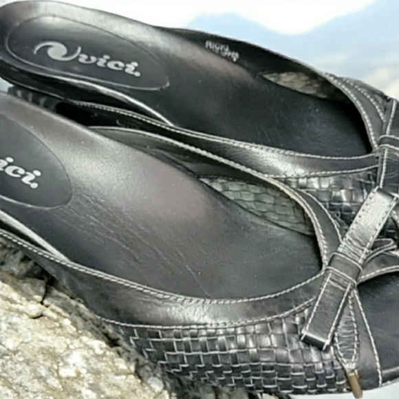 Vici Black Size 8 Weave slides with small heels. - Picture 1 of 7
